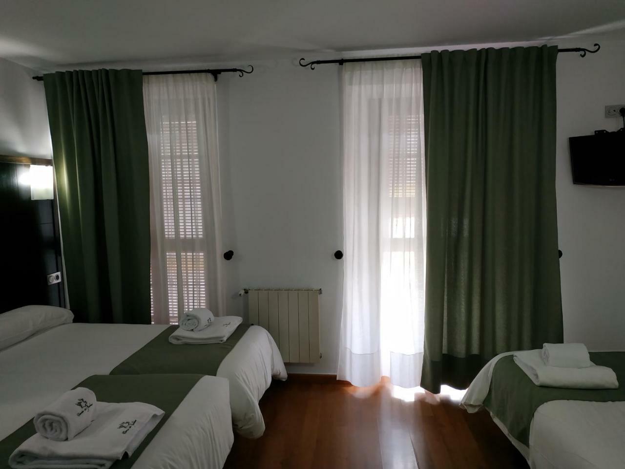 Hostal Esencia De Azahar Cordoba Luaran gambar