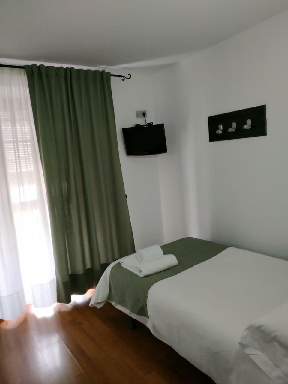 Hostal Esencia De Azahar Cordoba Luaran gambar