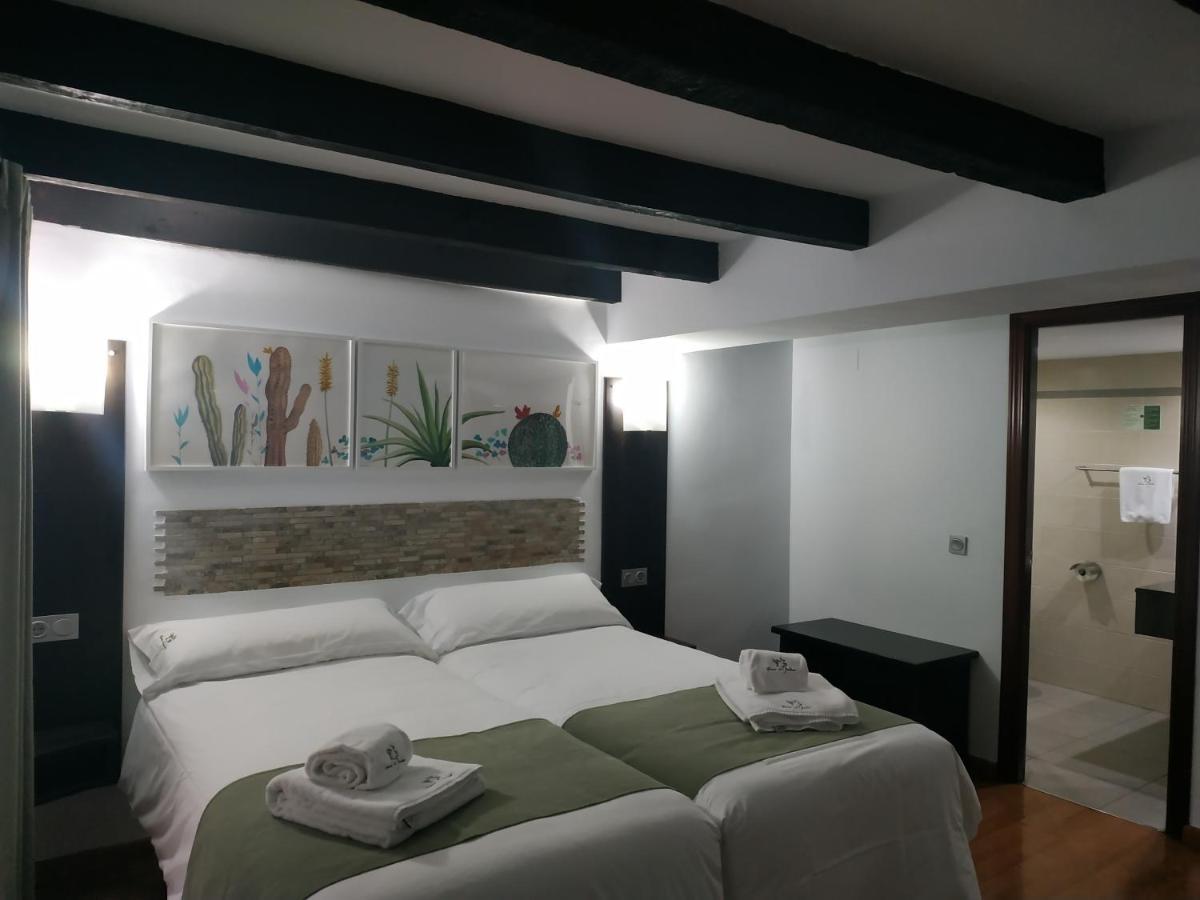 Hostal Esencia De Azahar Cordoba Luaran gambar