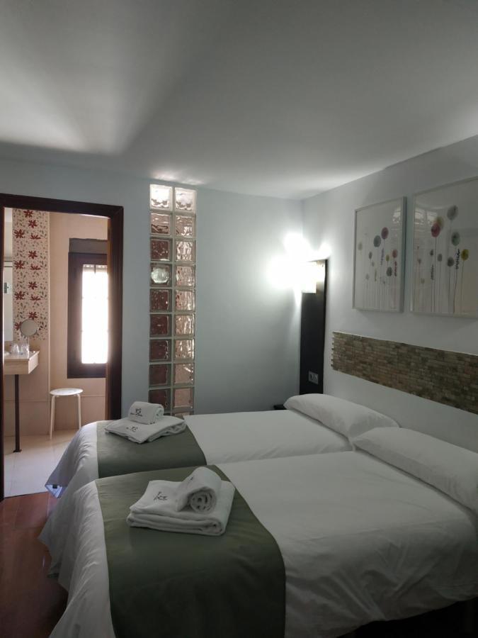 Hostal Esencia De Azahar Cordoba Luaran gambar