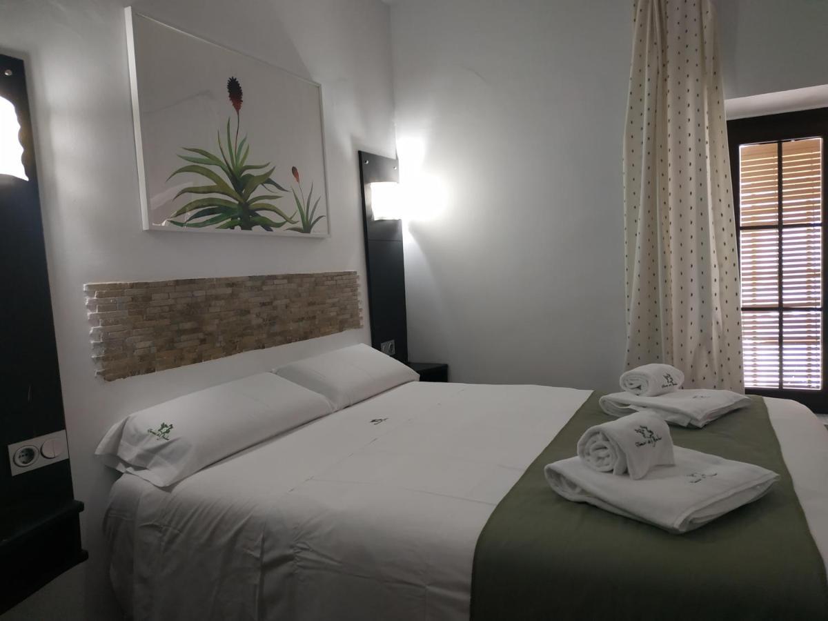 Hostal Esencia De Azahar Cordoba Luaran gambar